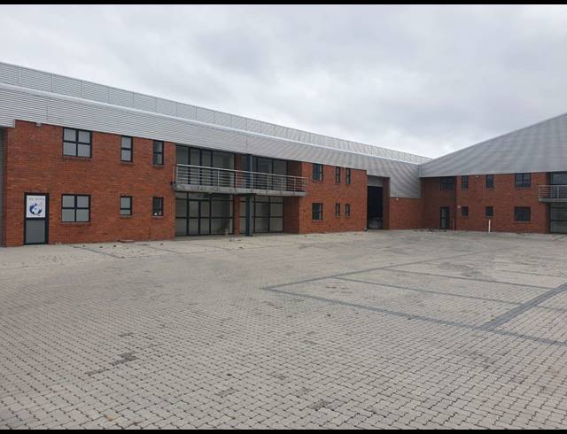 2,290M² WAREHOUSE FOR SALE IN KILLARNEY GARDENS
